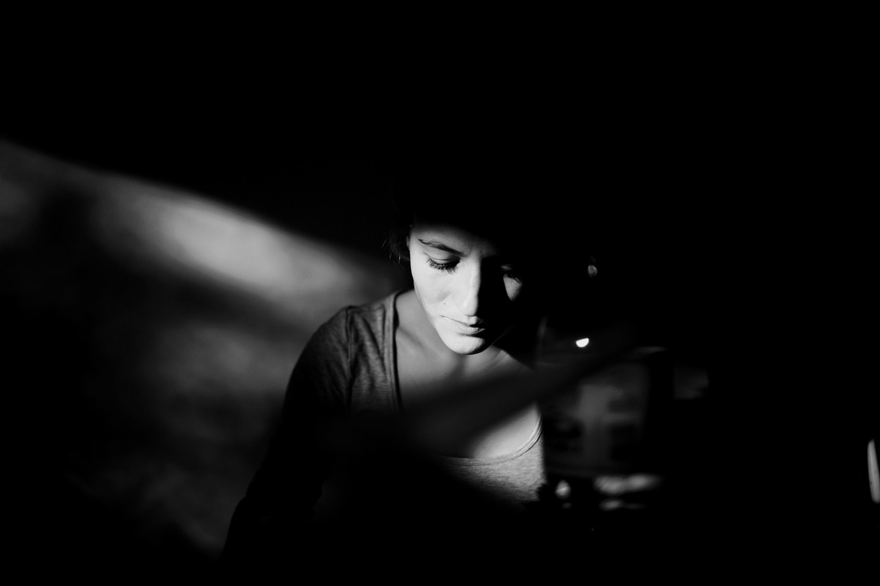 鄭爽楊洋最新動態(tài)曝光，星光依舊閃耀，情感流轉(zhuǎn)引人關(guān)注