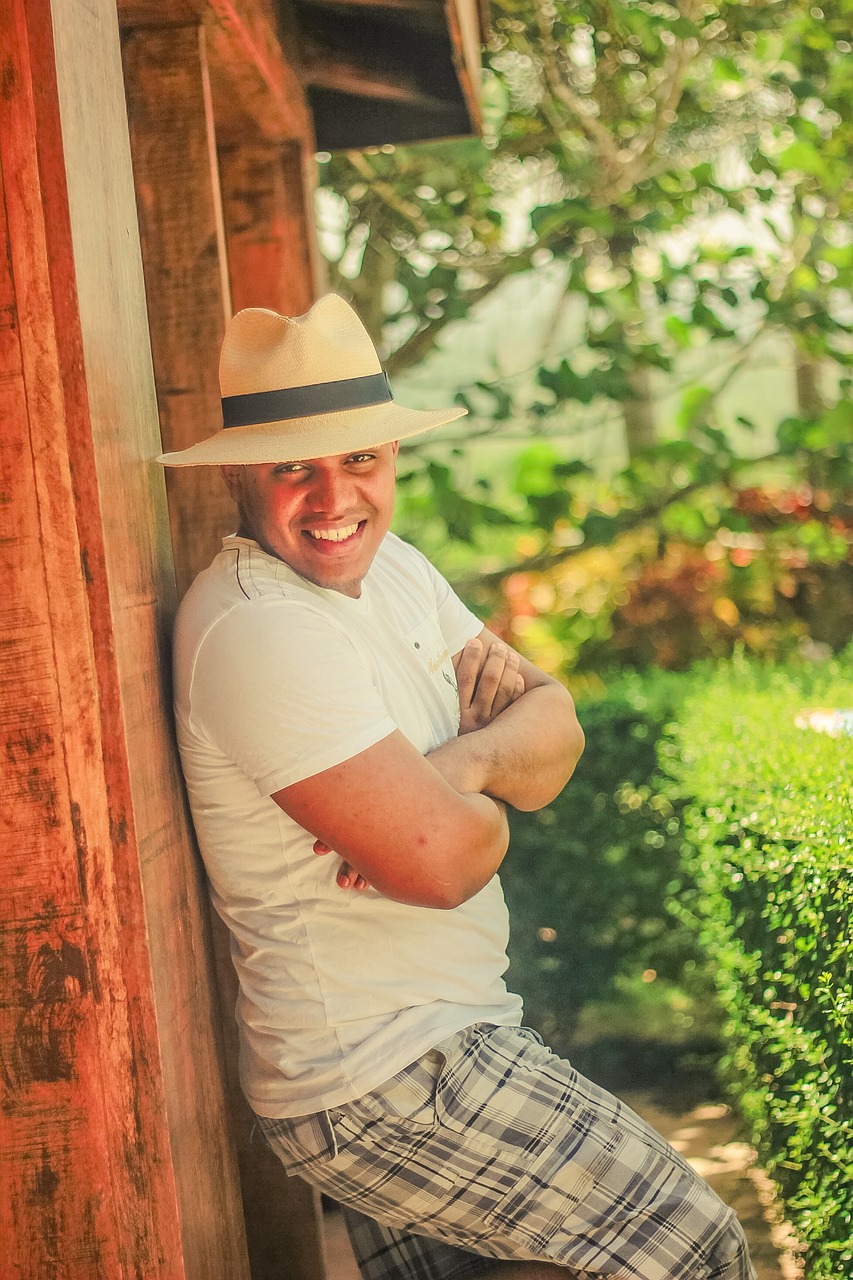 王寶強(qiáng)與岳云鵬攜手演繹的最新電影，笑中帶淚的情感交織之旅